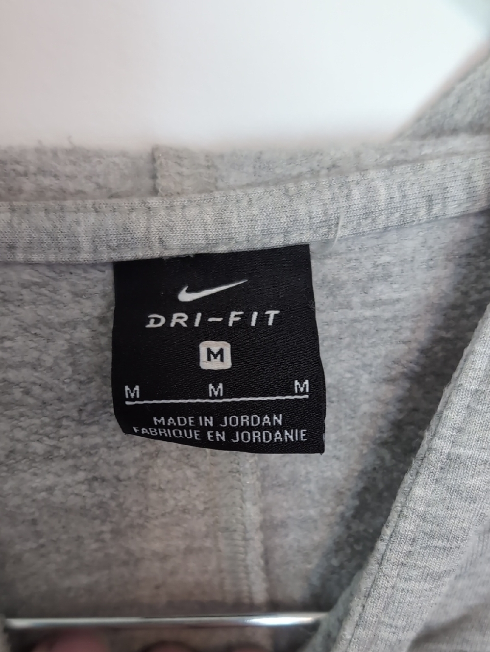 Nike Dri-Fit Heather Gray Cropped Hooded Long Sleeve Top Size Medium - Picture 2 of 6
